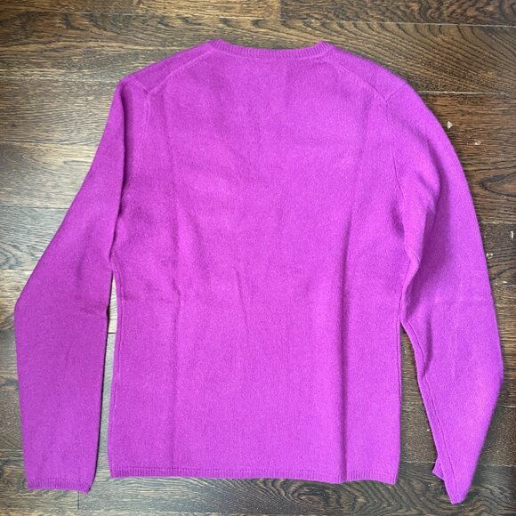 Lord & Taylor purple V-neck 100% Cashmere Sweater-Size Small Petite - Picture 3 of 5